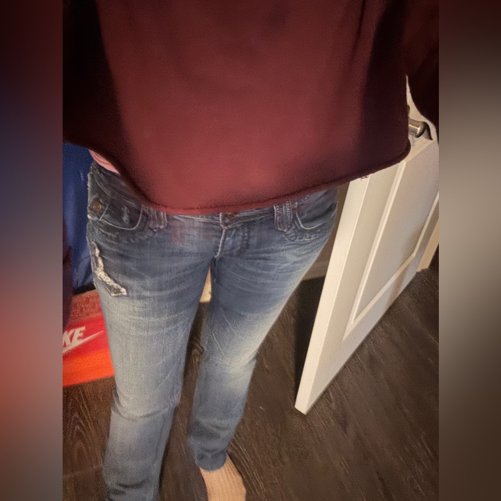 Women’s low rise 28”  Blue Jeans